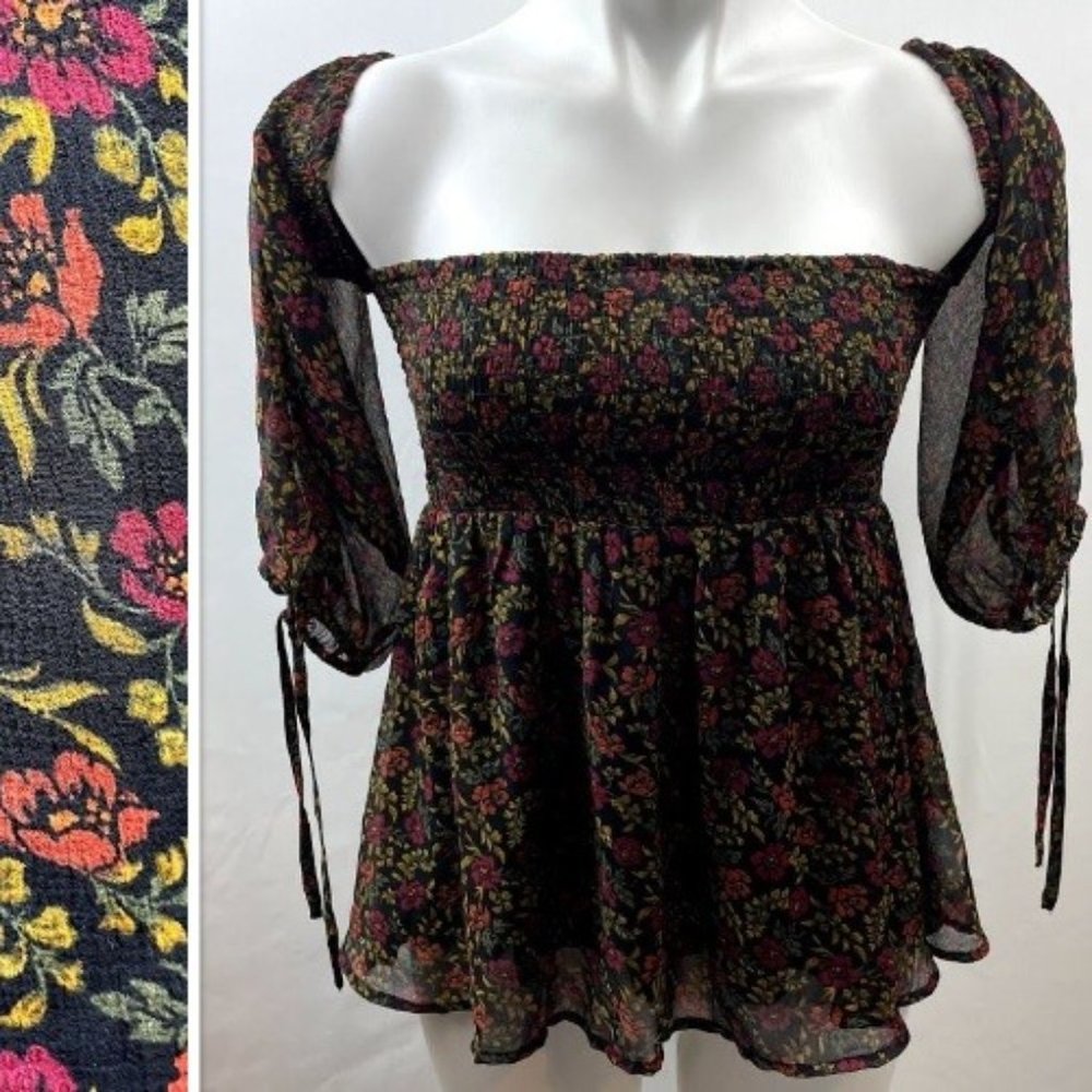 AEO Off Shoulder Stretch Floral Small Peasant Top